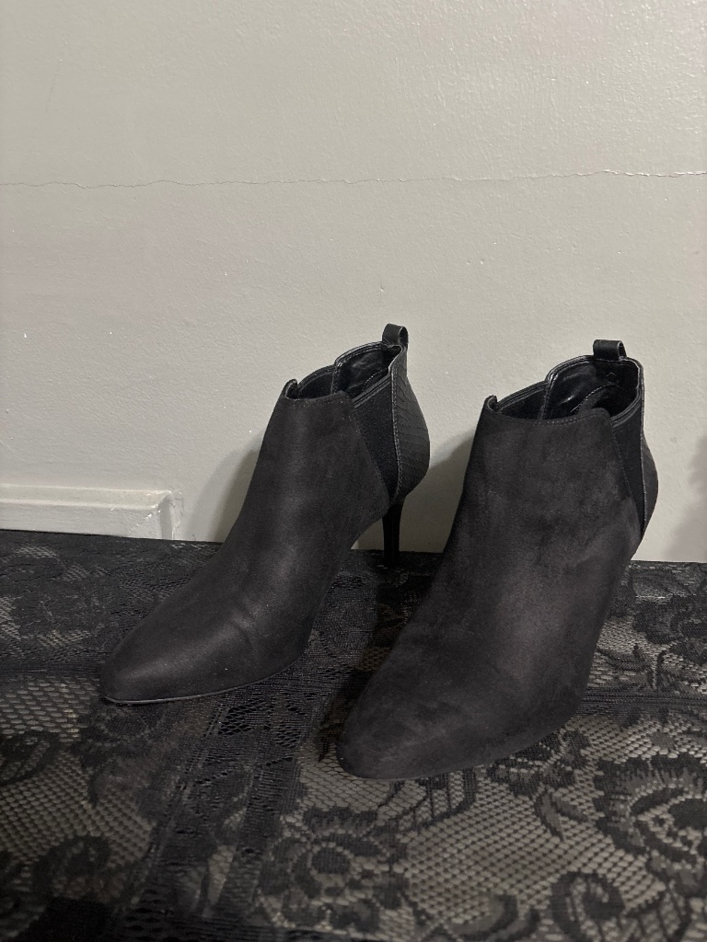 Vera wang booties